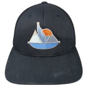 Idaho Sunset Fitted Trucker Hat Black One Size Embroidered Mesh Flexfit Yupoong